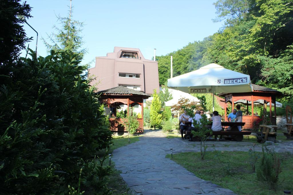 Hotel Fantanita Haiducului Bradu  ภายนอก รูปภาพ
